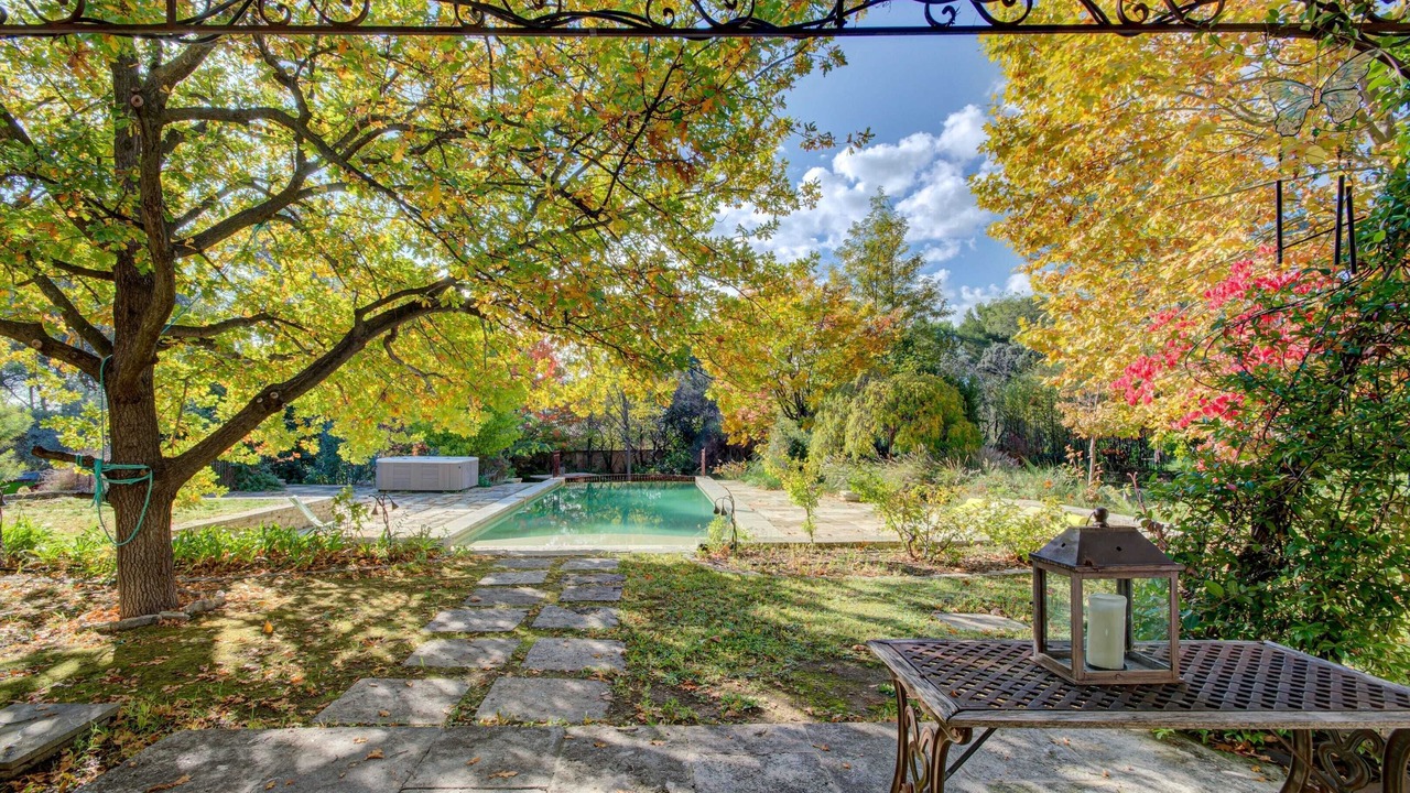 Photo of Outdoor in Lambesc
