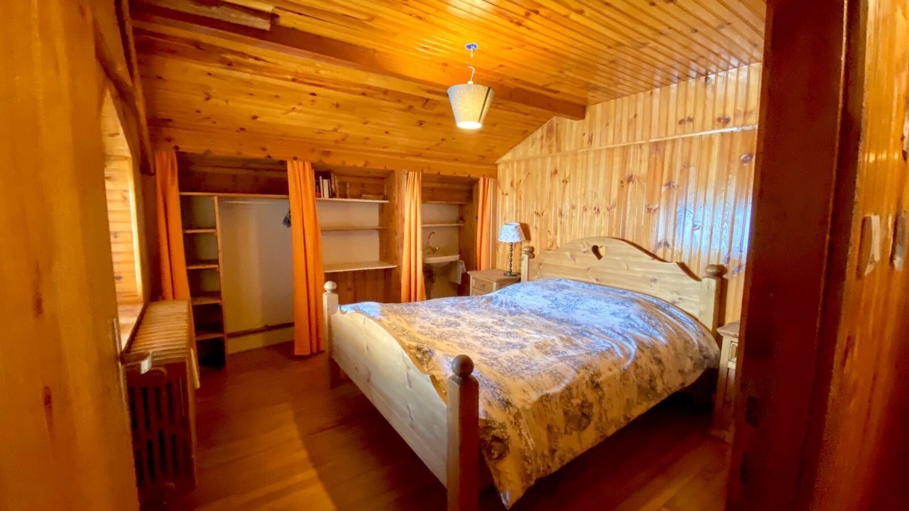 Photo of Bedroom in Vars