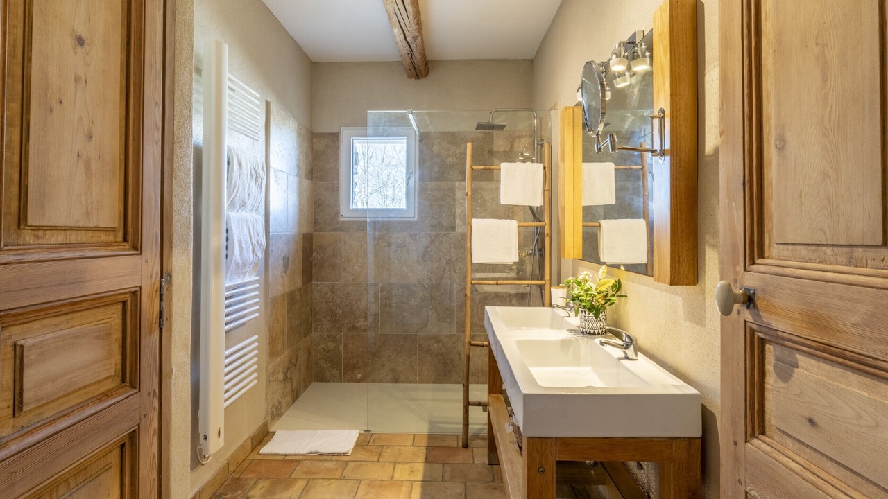 Photo of Bathroom in Lamanon