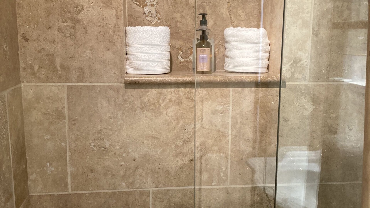 Photo of Bathroom in Lamanon
