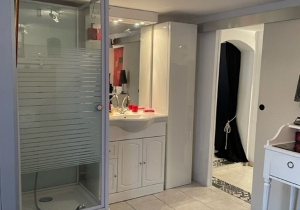 Photo of Bathroom in Sillans-la Cascade