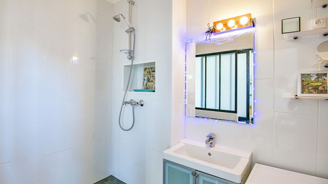 Photo of Bathroom in Saint-Lambert