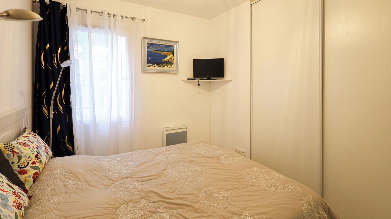 Photo of Bedroom in Carry-le-Rouet