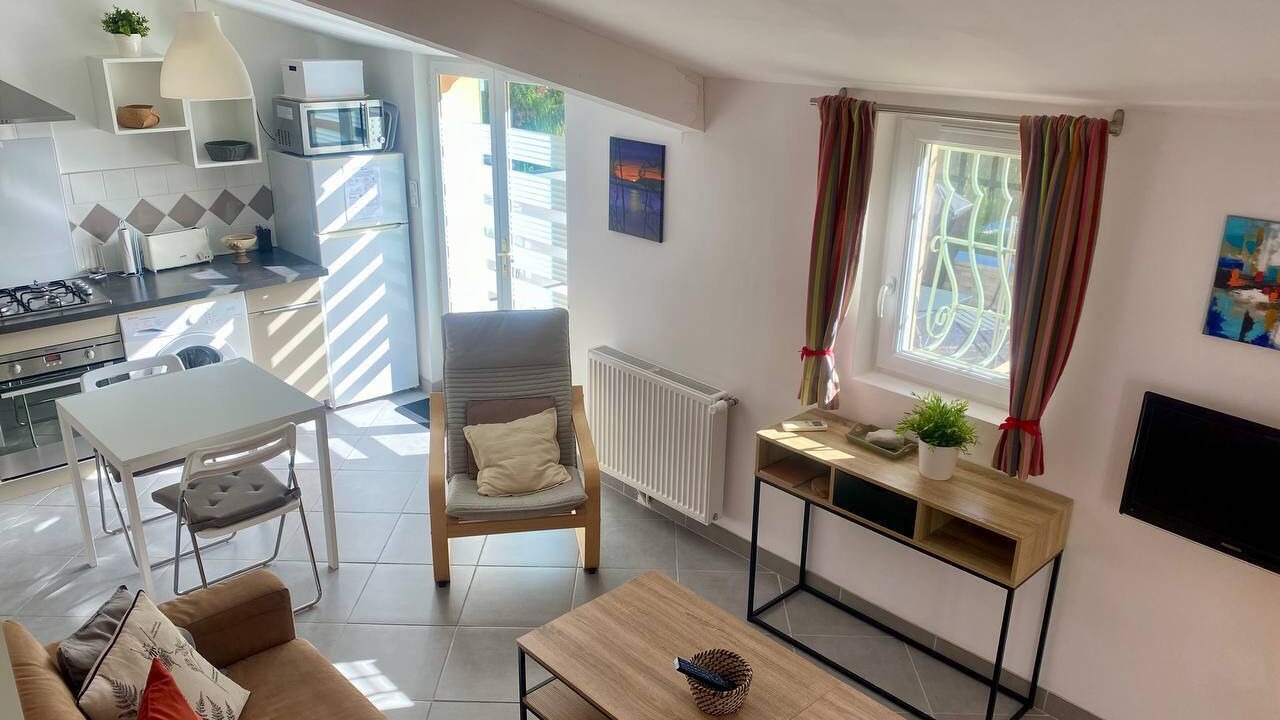 Photo of Livingroom in Evenos
