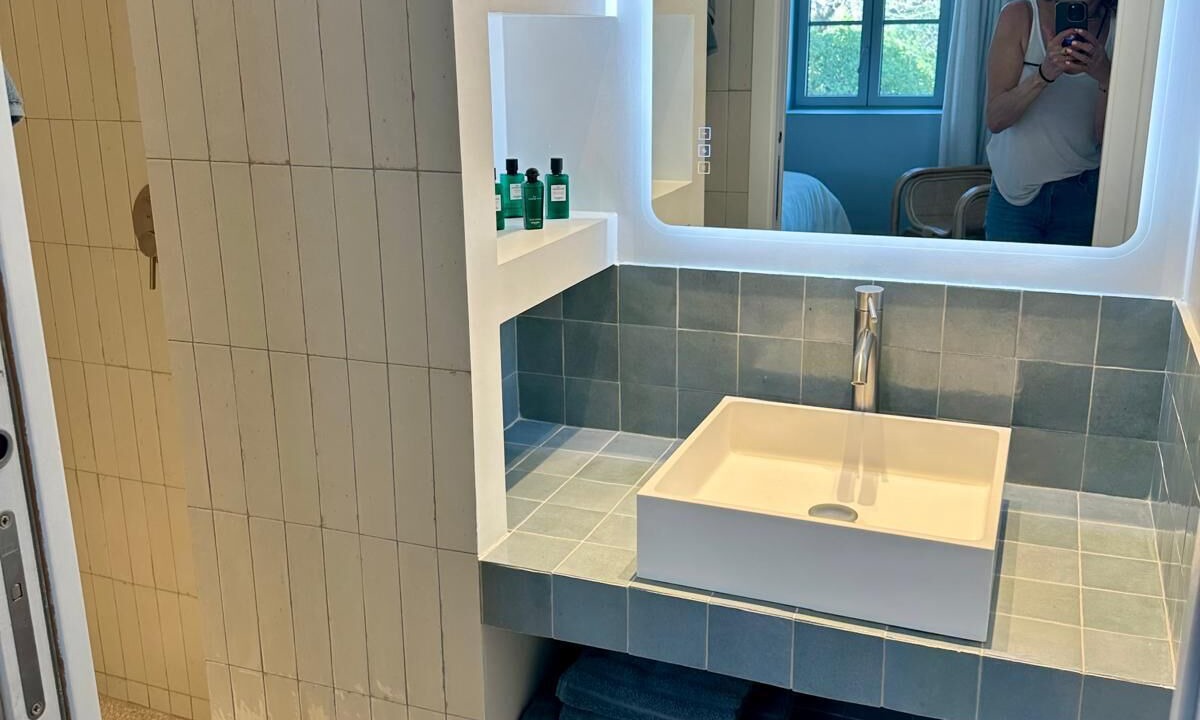 Photo of Bathroom in Saint-Lambert