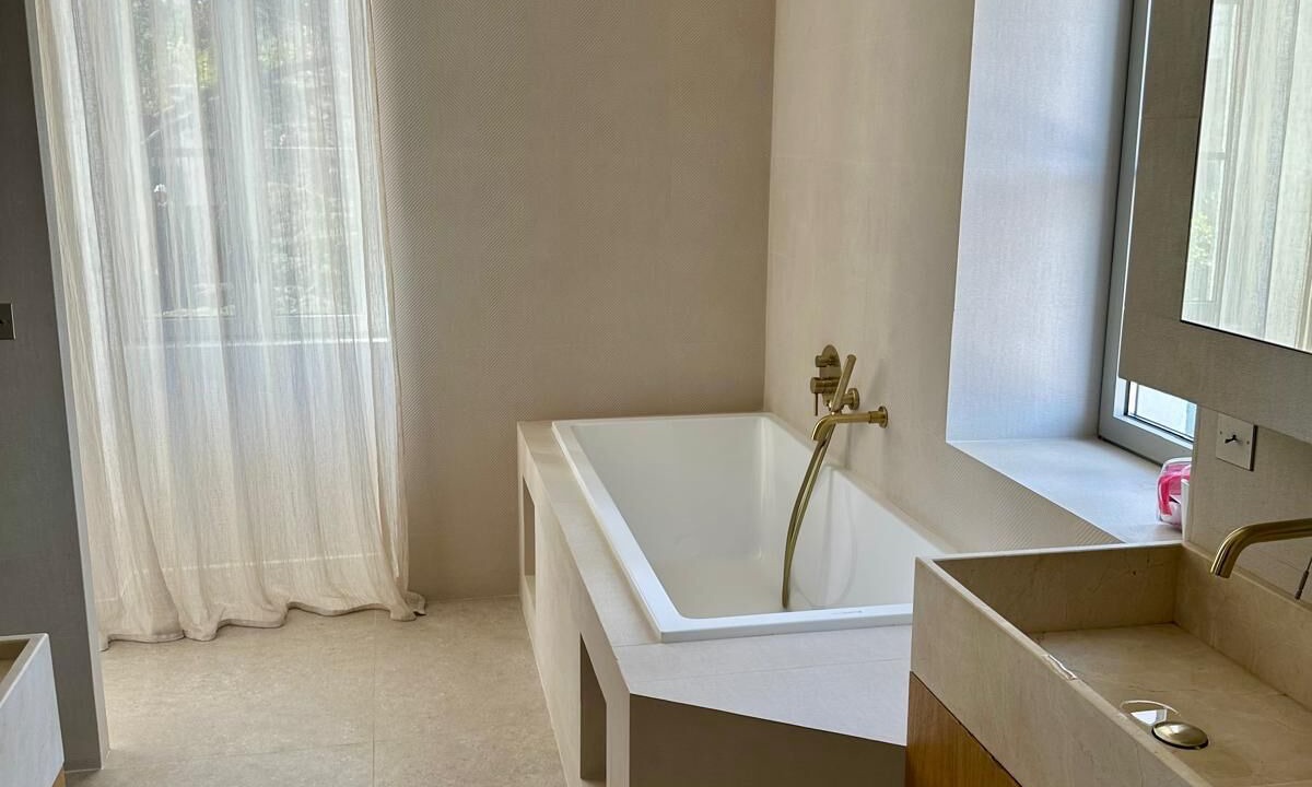 Photo of Bathroom in Saint-Lambert