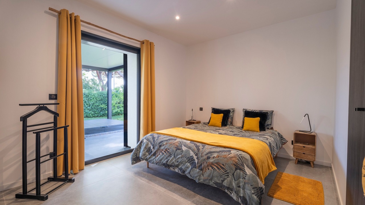 Photo of Bedroom in Hyeres