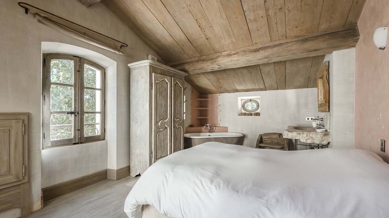 Photo of Bedroom in Lambesc