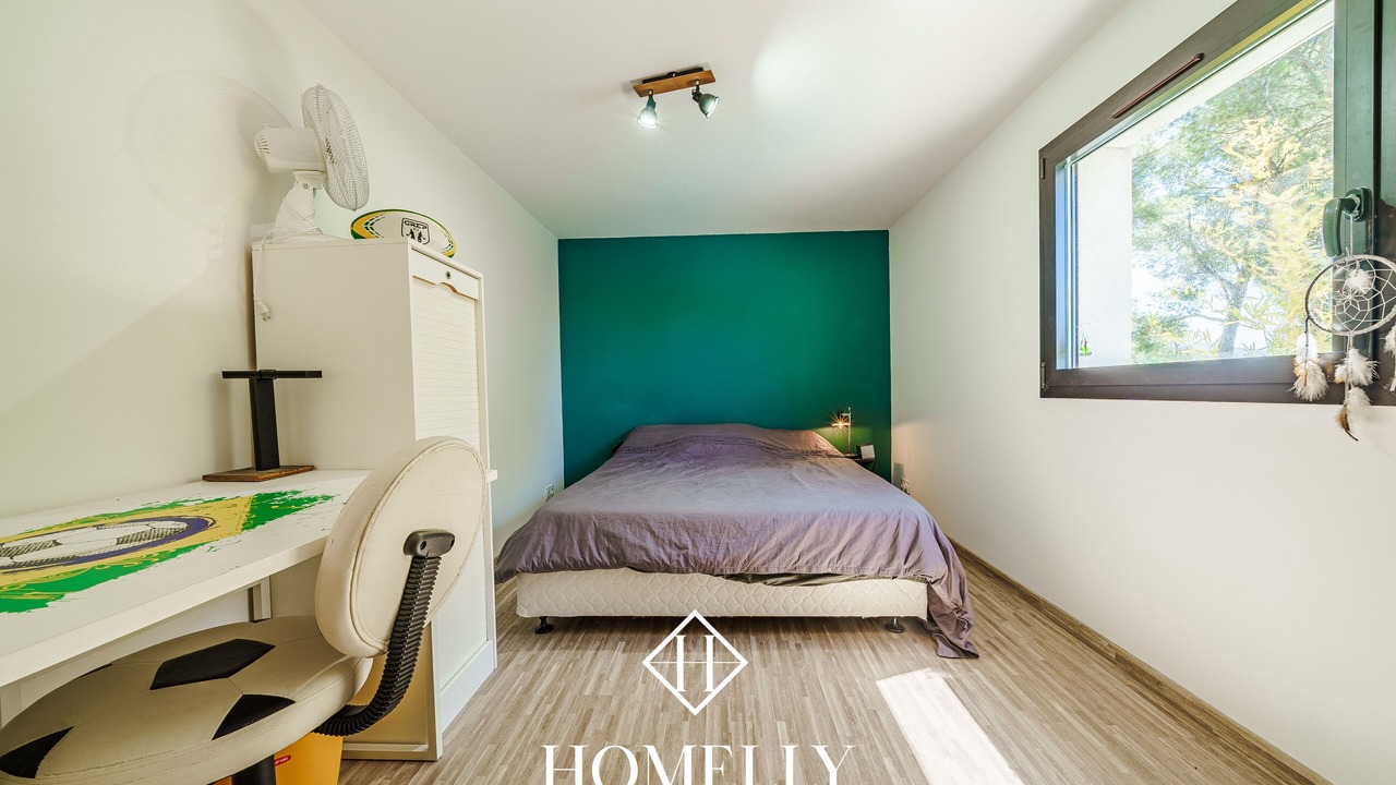 Photo of Bedroom in Gemenos