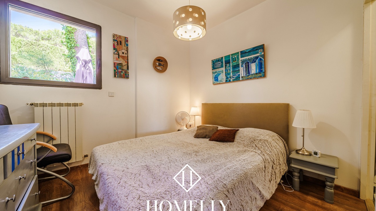 Photo of Bedroom in Gemenos