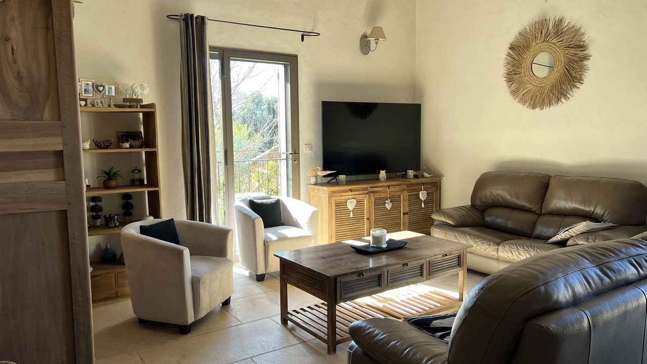 Photo of Livingroom in Saint-Quentin-la-Poterie