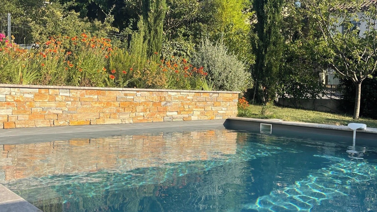 Photo of Outdoor in Cabrieres-dʼAigues