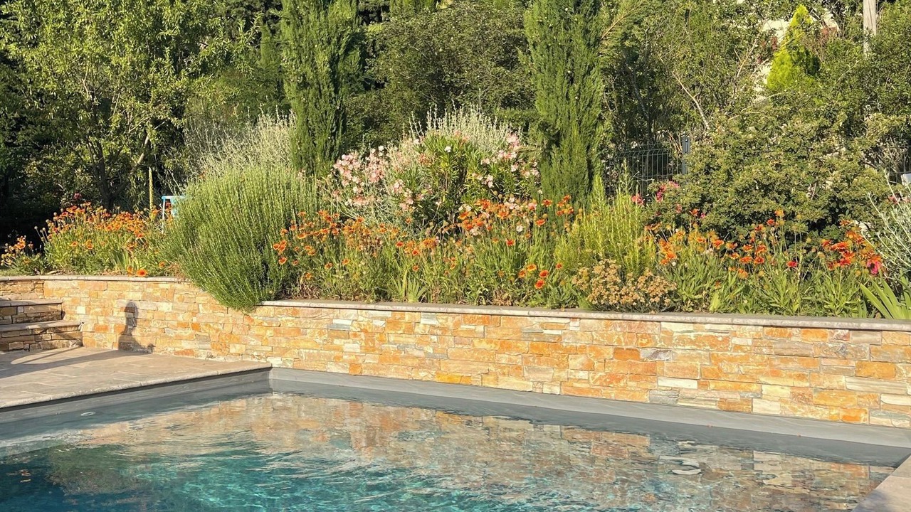 Photo of Outdoor in Cabrieres-dʼAigues