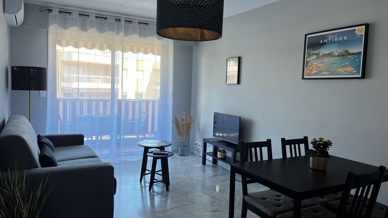 Photo of Livingroom in Antibes