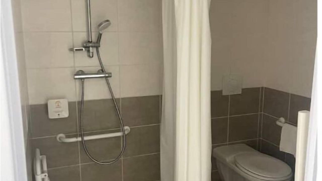 Photo of Bathroom in Eguilles