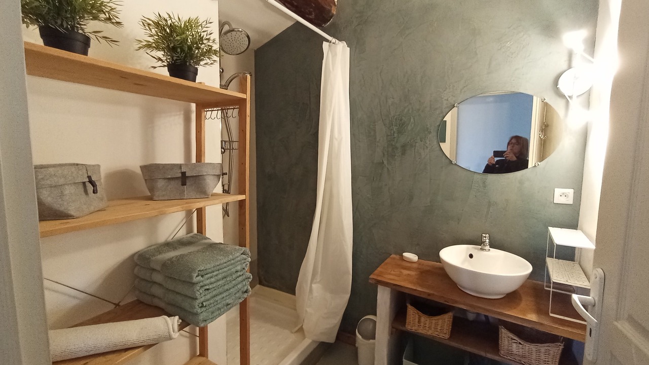 Photo of Bathroom in Entrepierres