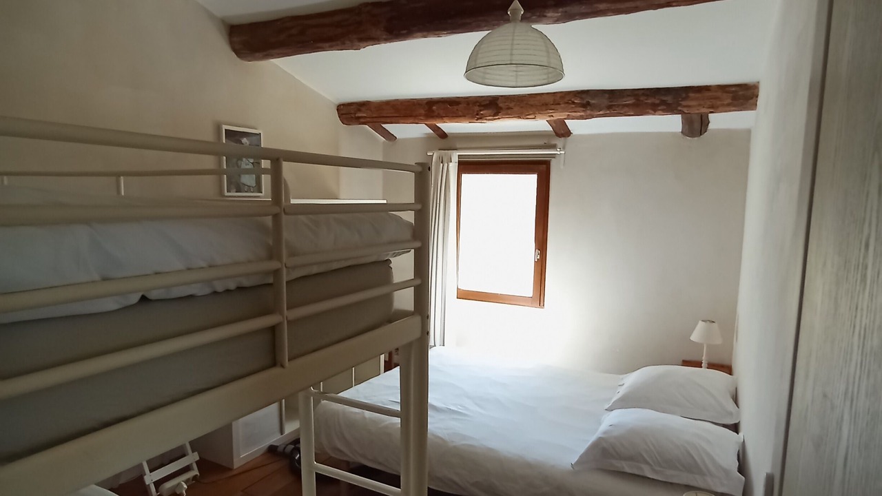 Photo of Bedroom in Entrepierres