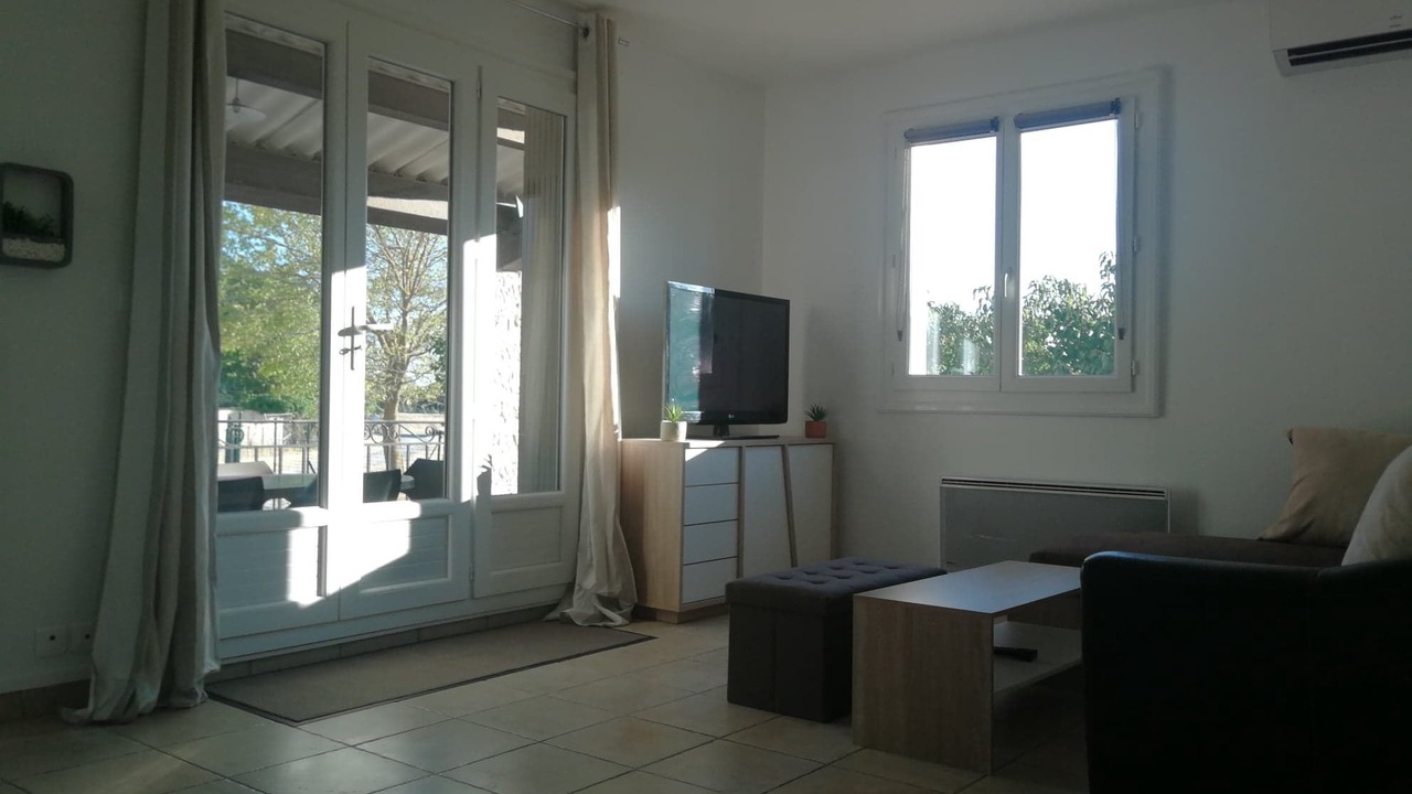 Photo of Livingroom in Velleron