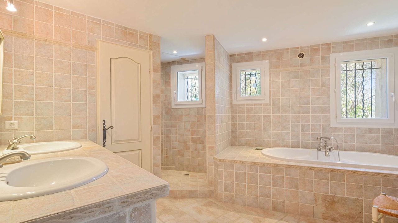 Photo of Bathroom in Orgon