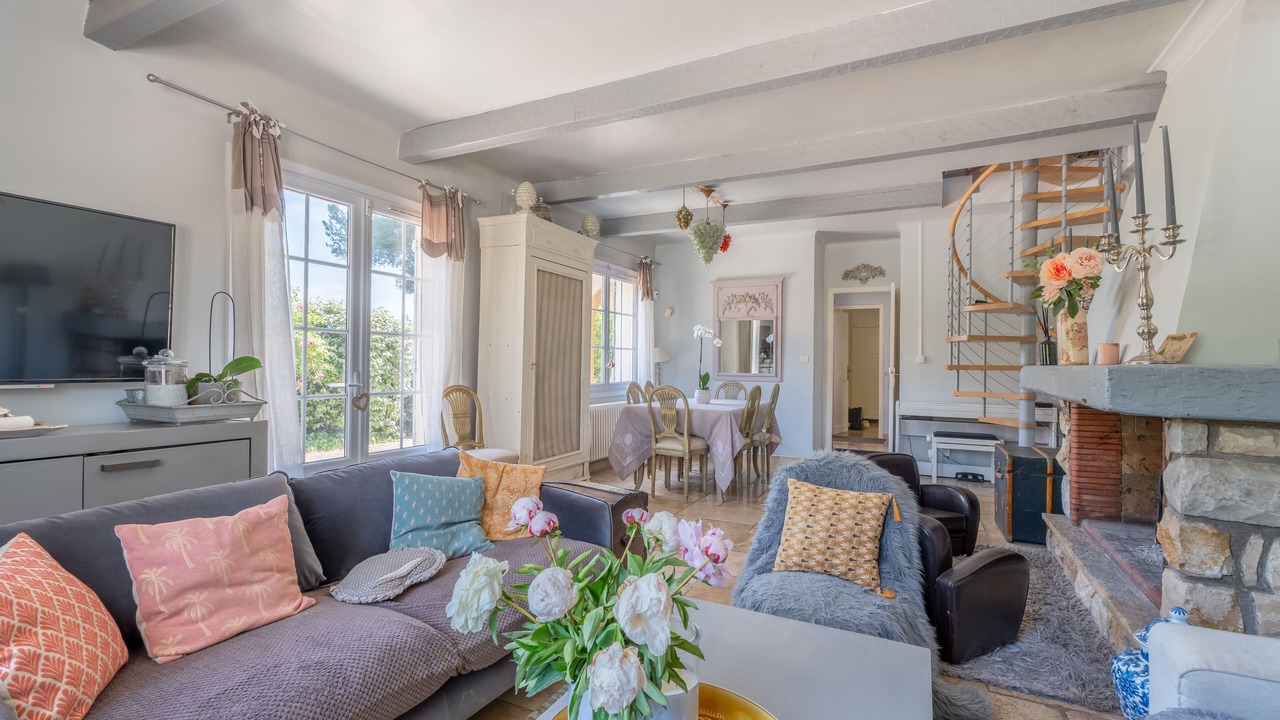 Photo of Livingroom in Eguilles