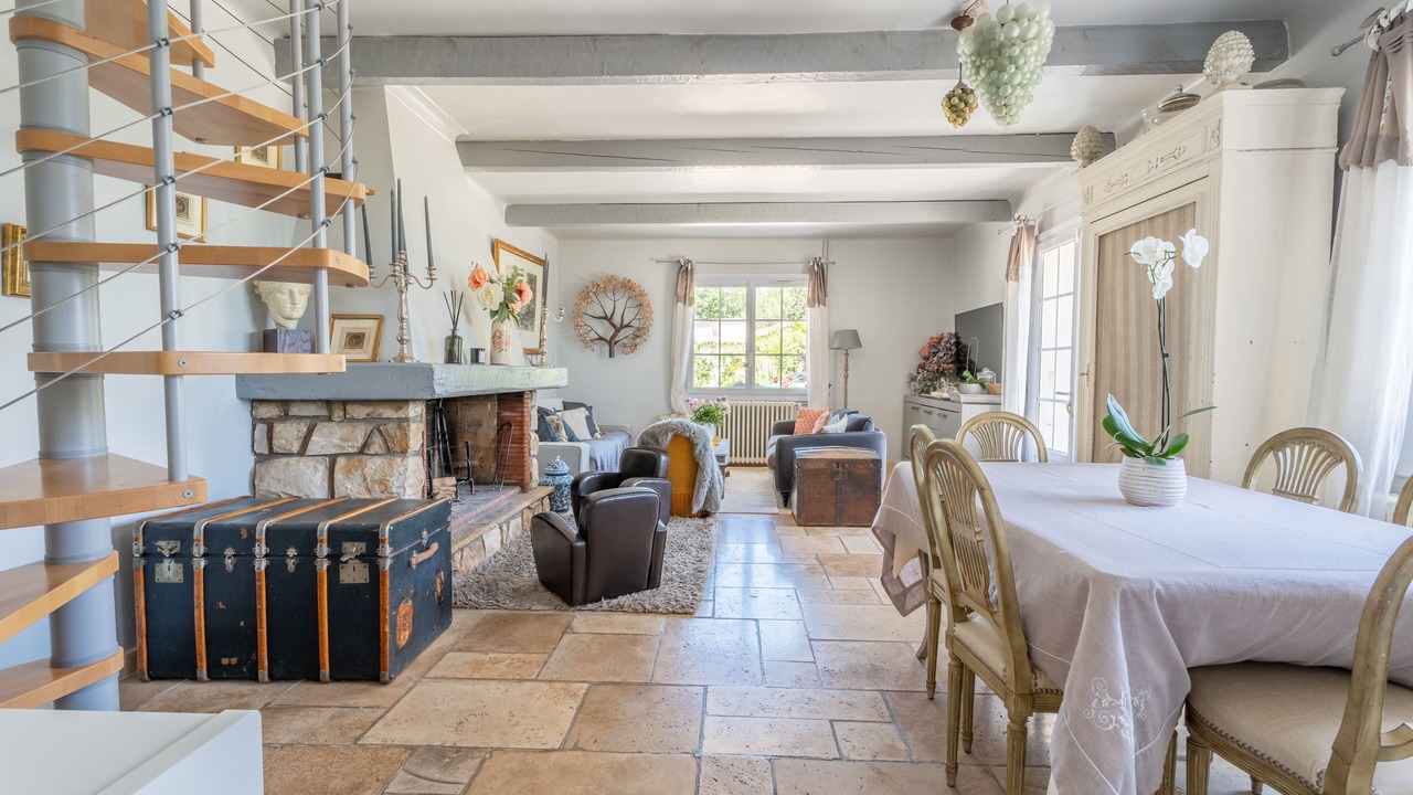 Photo of Livingroom in Eguilles