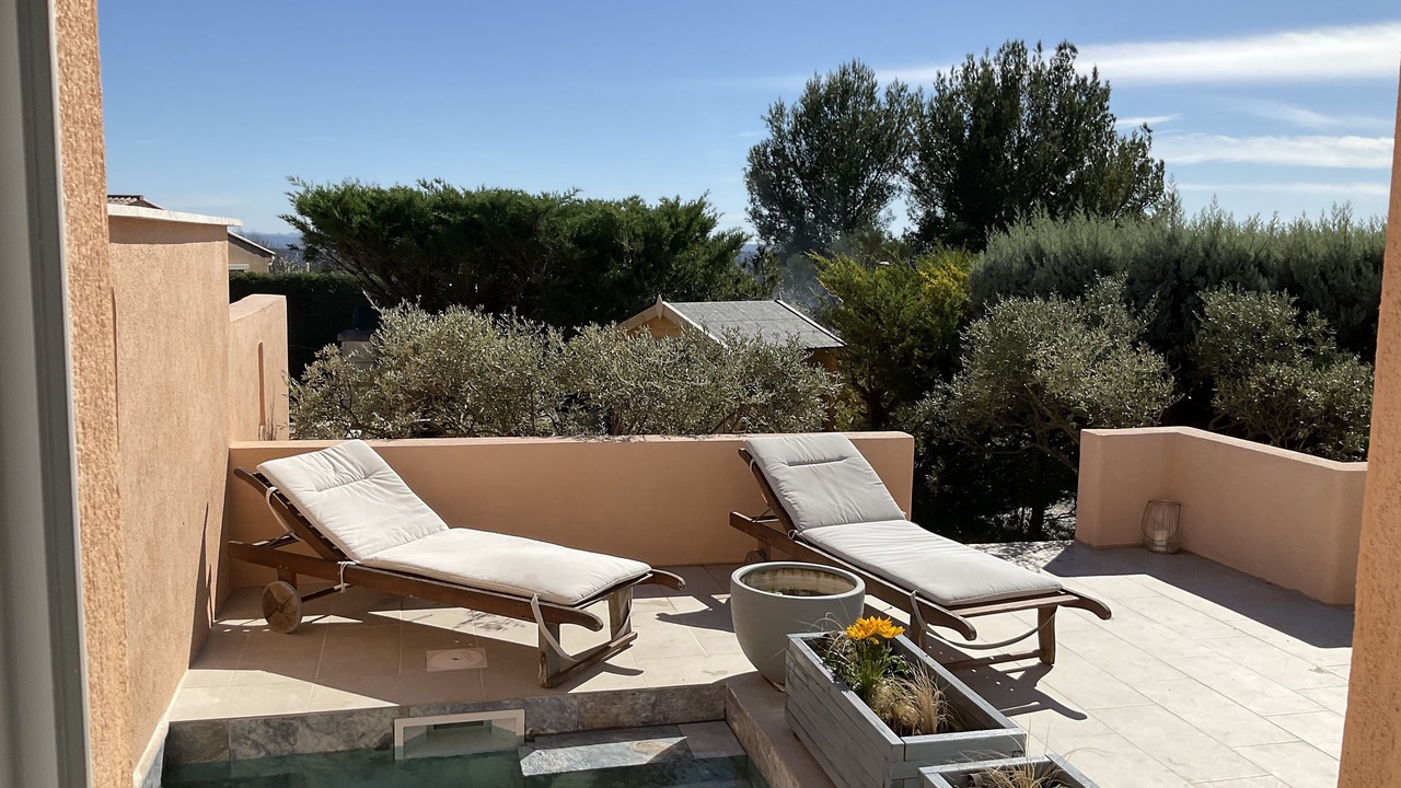 Photo of Outdoor in Cabrieres-dʼAigues