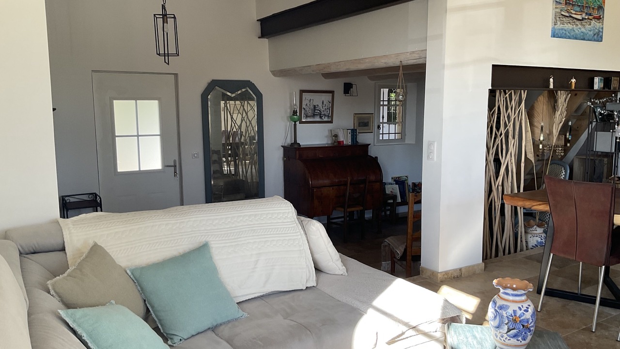 Photo of Livingroom in Cabrieres-dʼAigues
