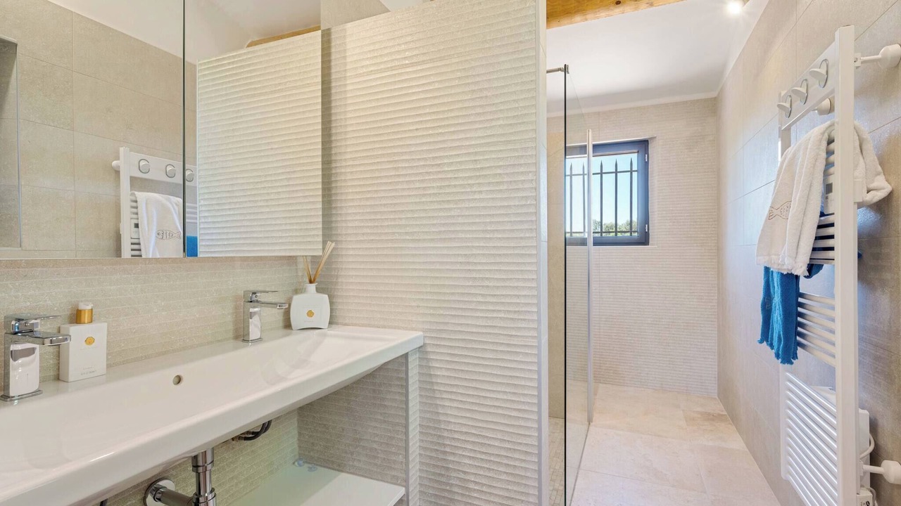 Photo of Bathroom in Eygalieres