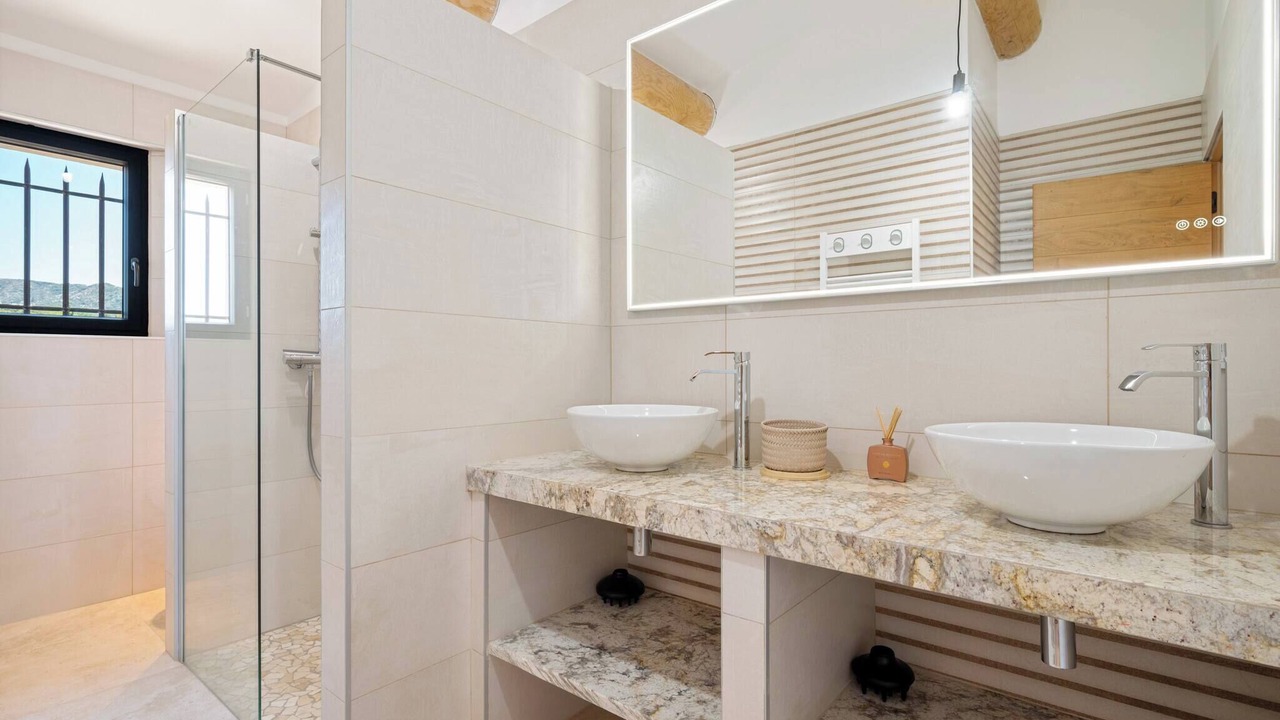 Photo of Bathroom in Eygalieres