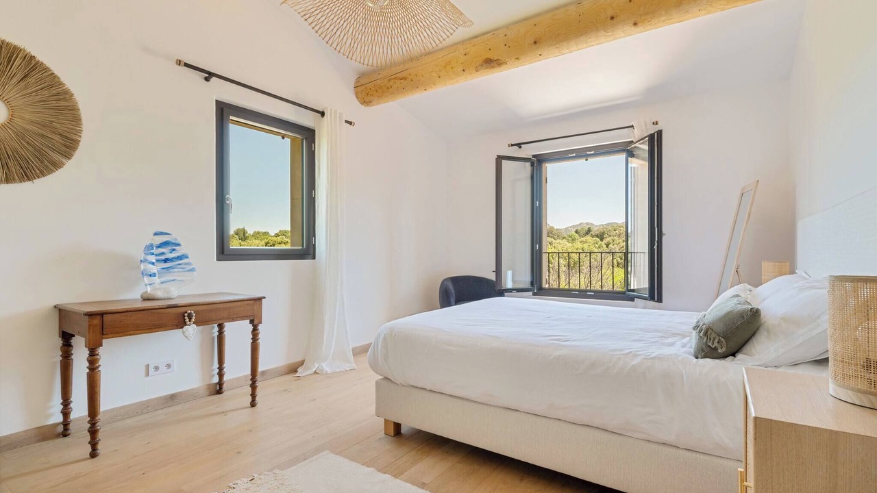 Photo of Bedroom in Eygalieres