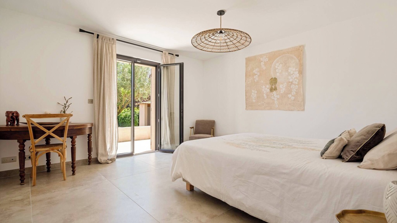 Photo of Bedroom in Eygalieres