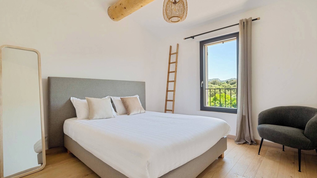 Photo of Bedroom in Eygalieres