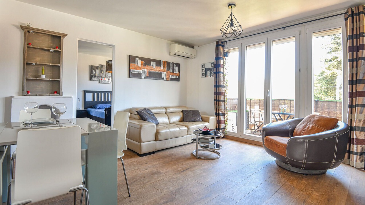 Photo of Livingroom in Les Baumettes