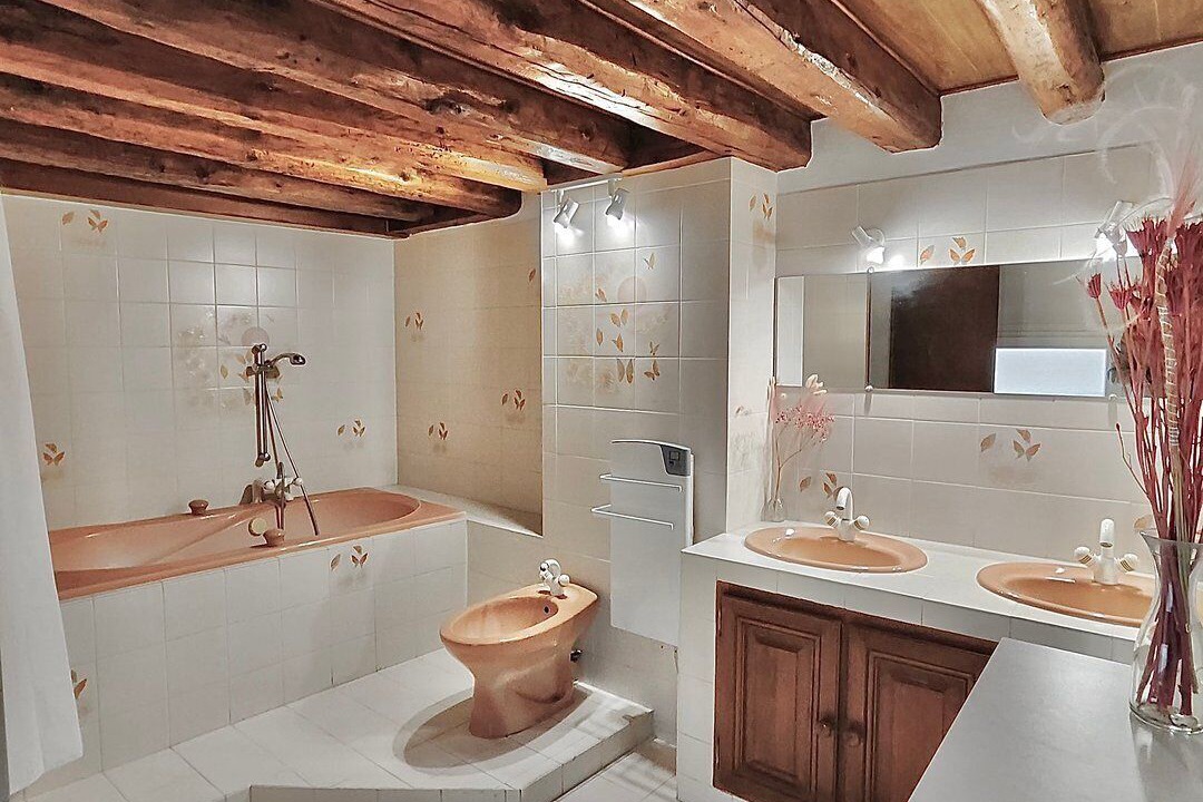 Photo of Bathroom in Quartier Administrations