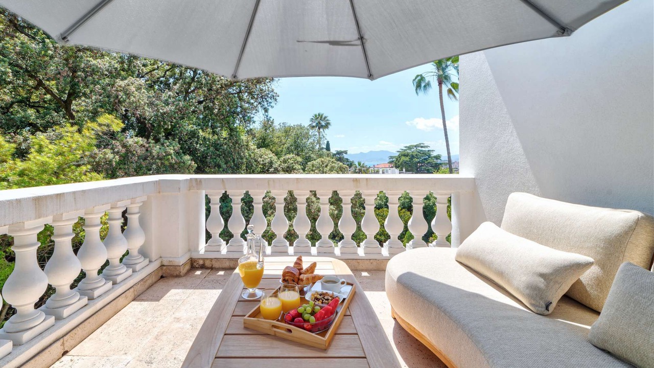 Photo of Outdoor in California - Pezou