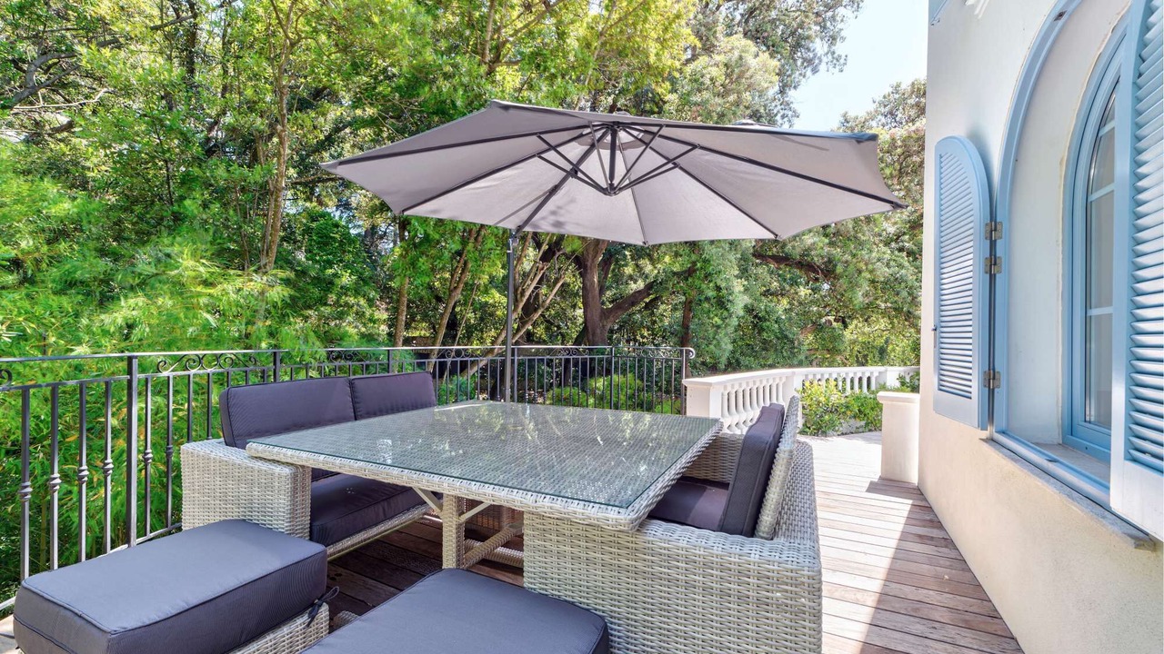 Photo of Outdoor in California - Pezou
