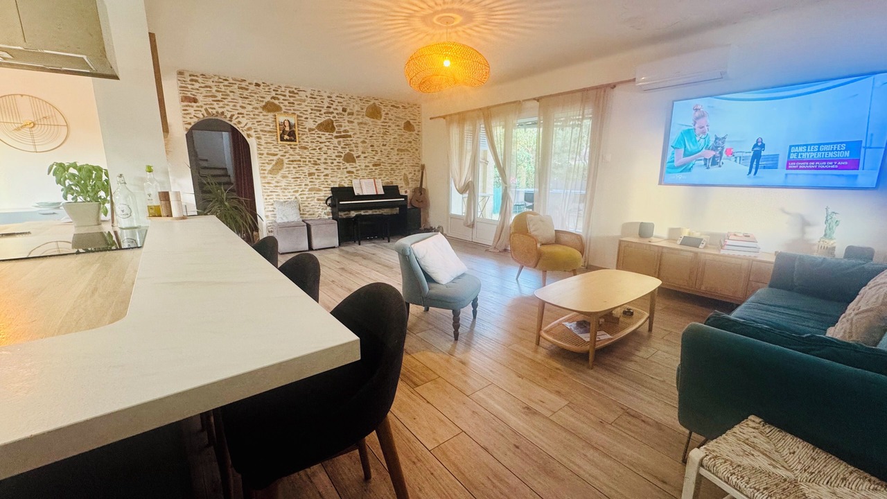 Photo of Livingroom in Gemenos