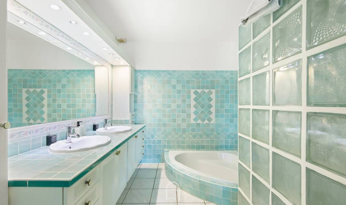 Photo of Bathroom in Hyeres