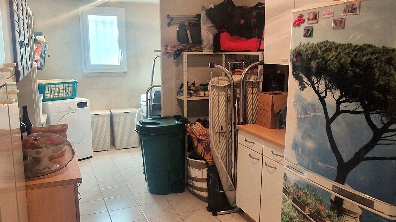 Photo of Others in Greasque