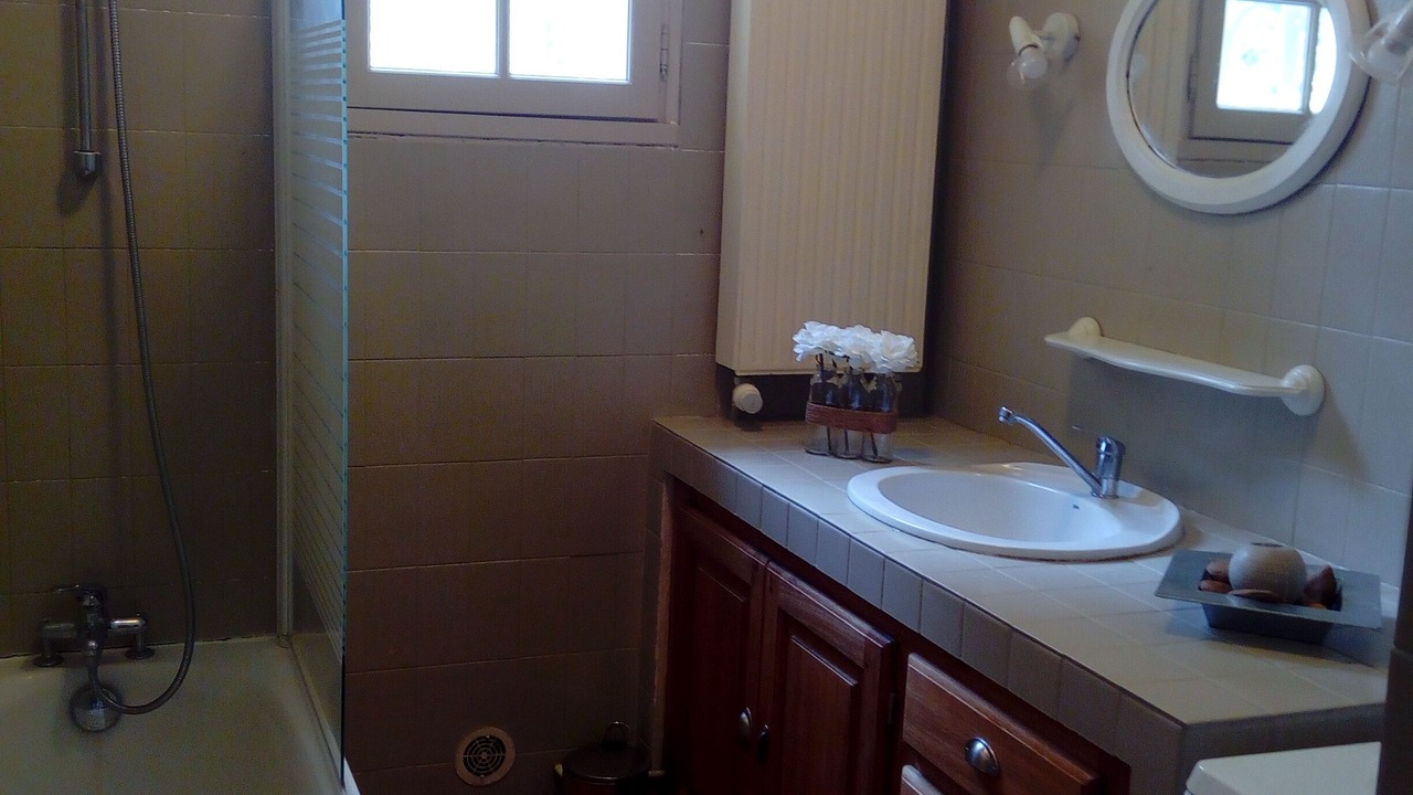 Photo of Bathroom in St.-Remy-de-Provence