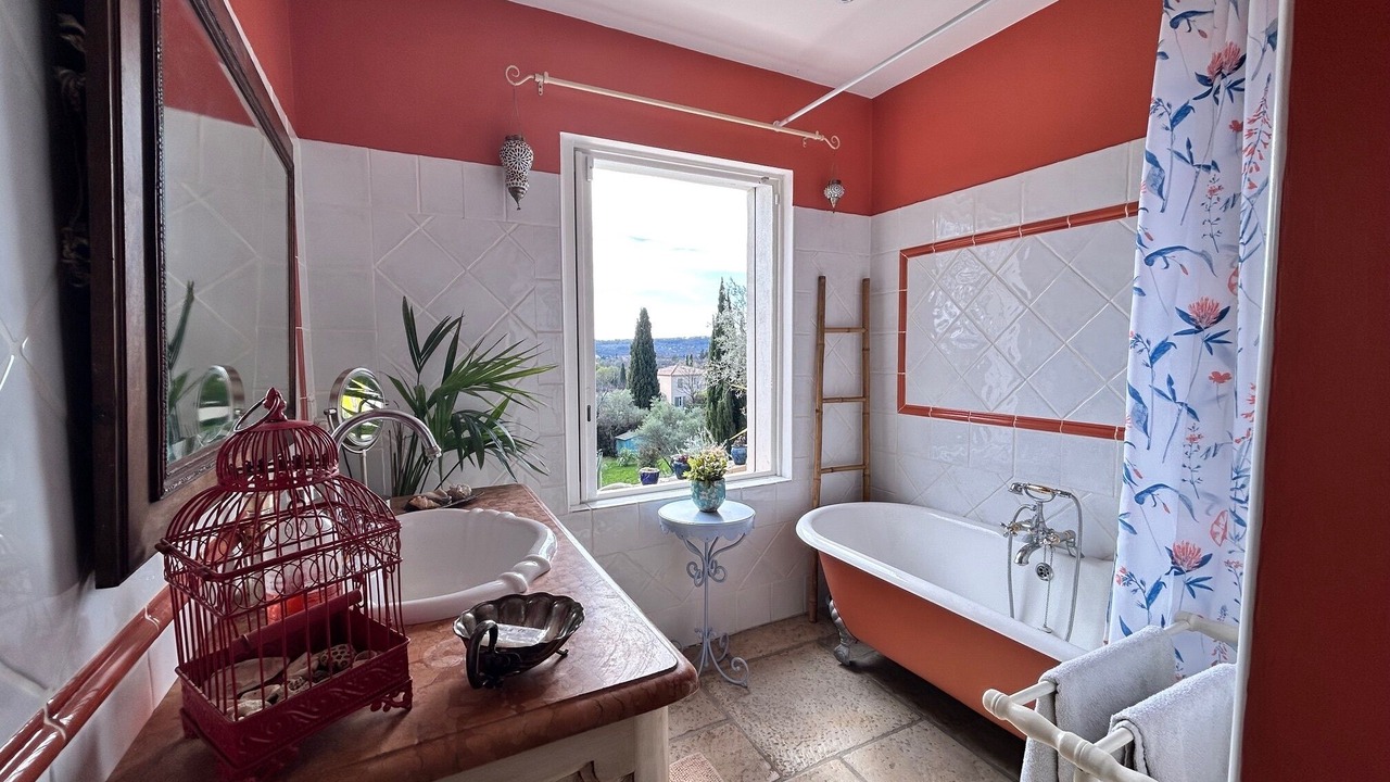 Photo of Bathroom in Tourrettes