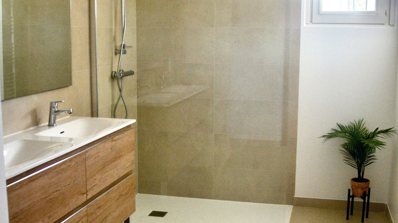 Photo of Bathroom in Eyragues