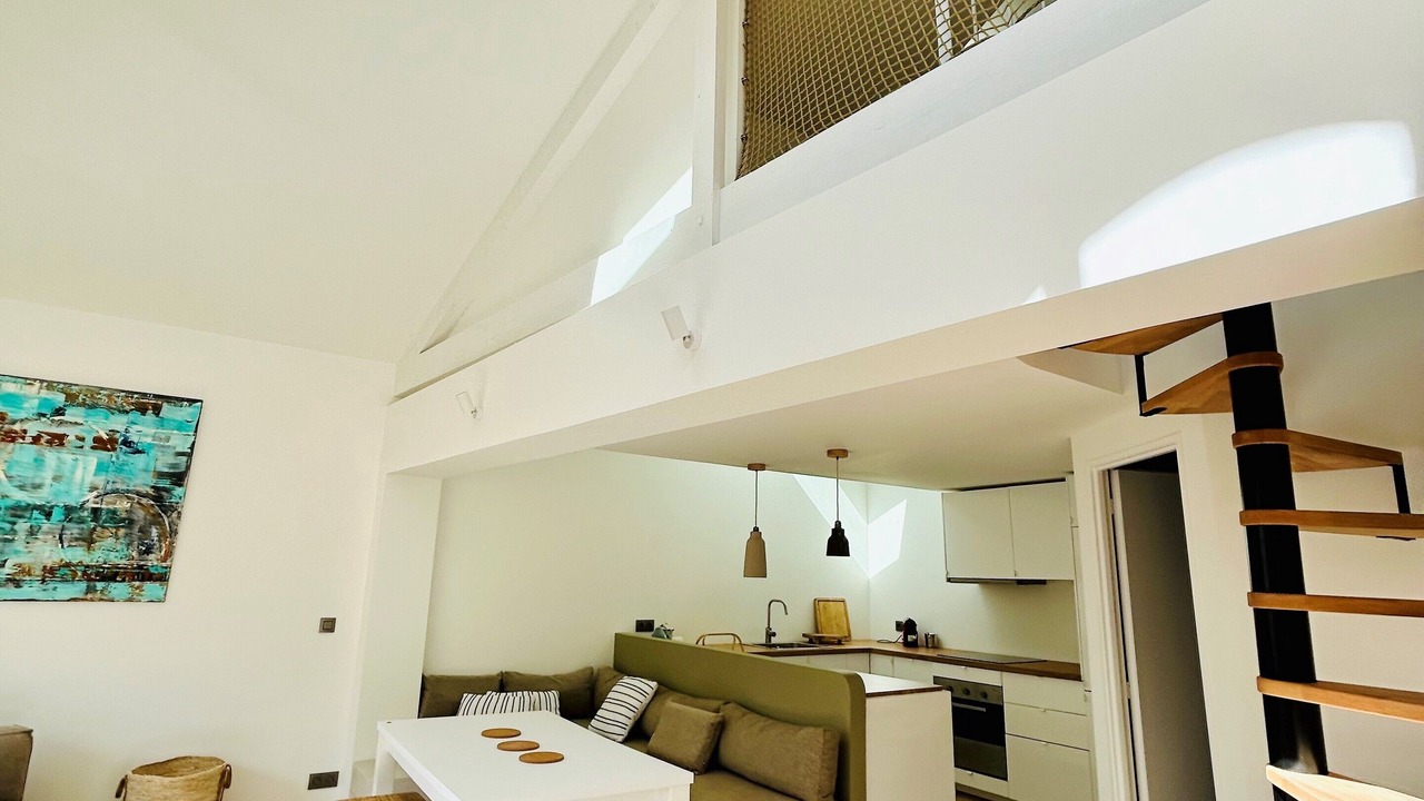 Photo of Livingroom in 7th Arrondissement