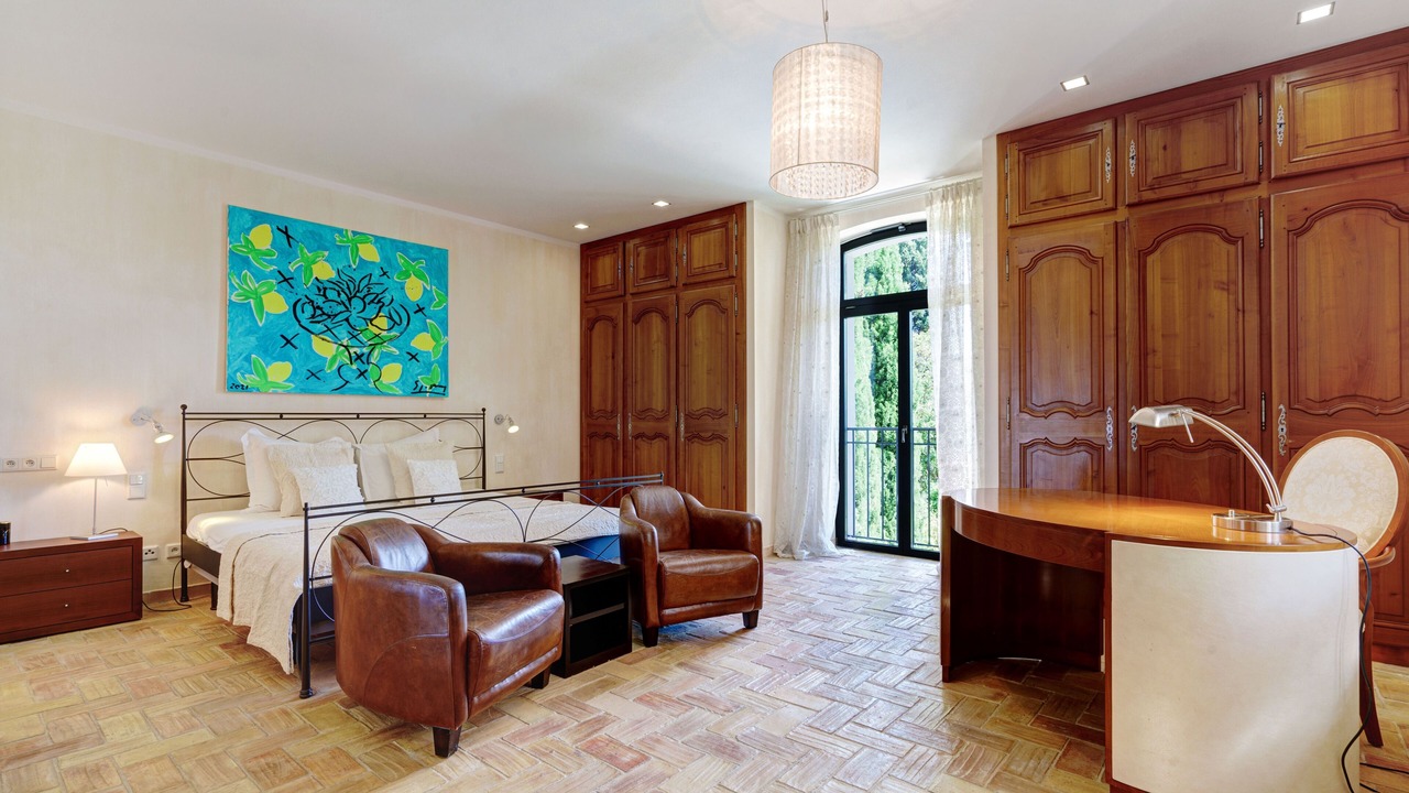 Photo of Bedroom in Saint-Tropez
