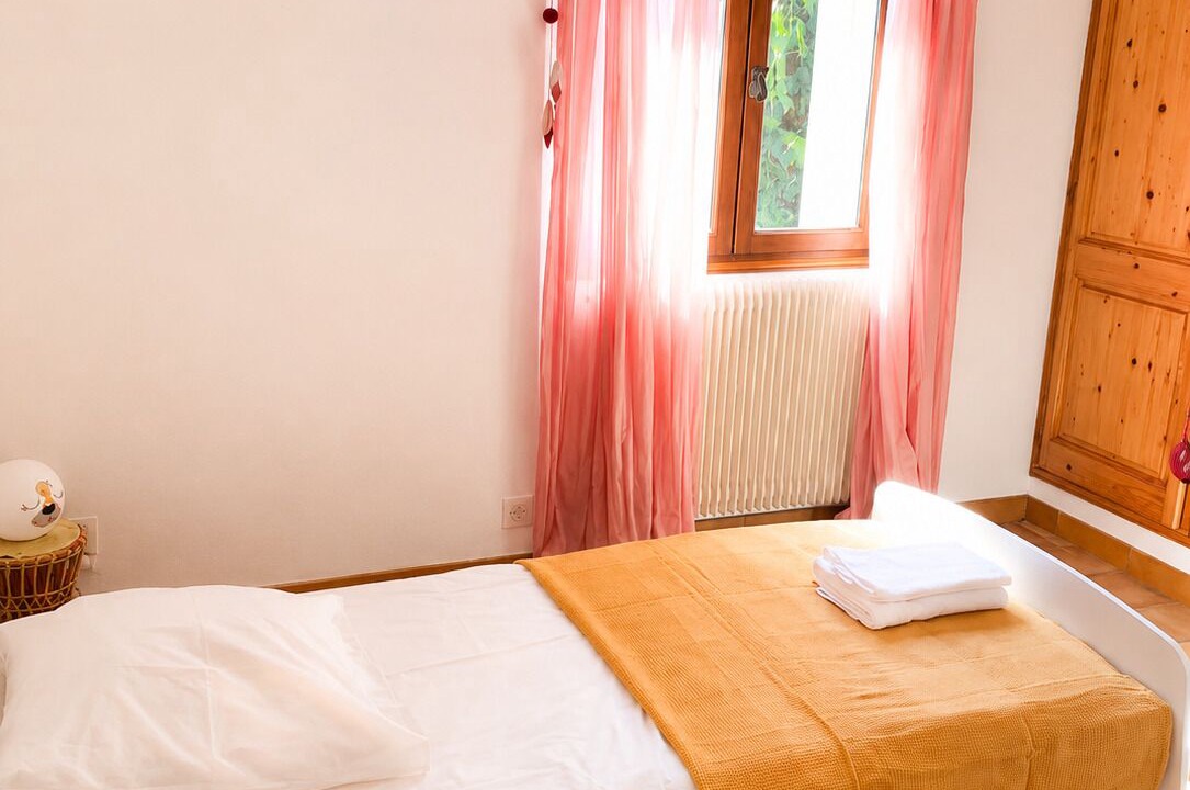 Photo of Bedroom in Saint-Jacques