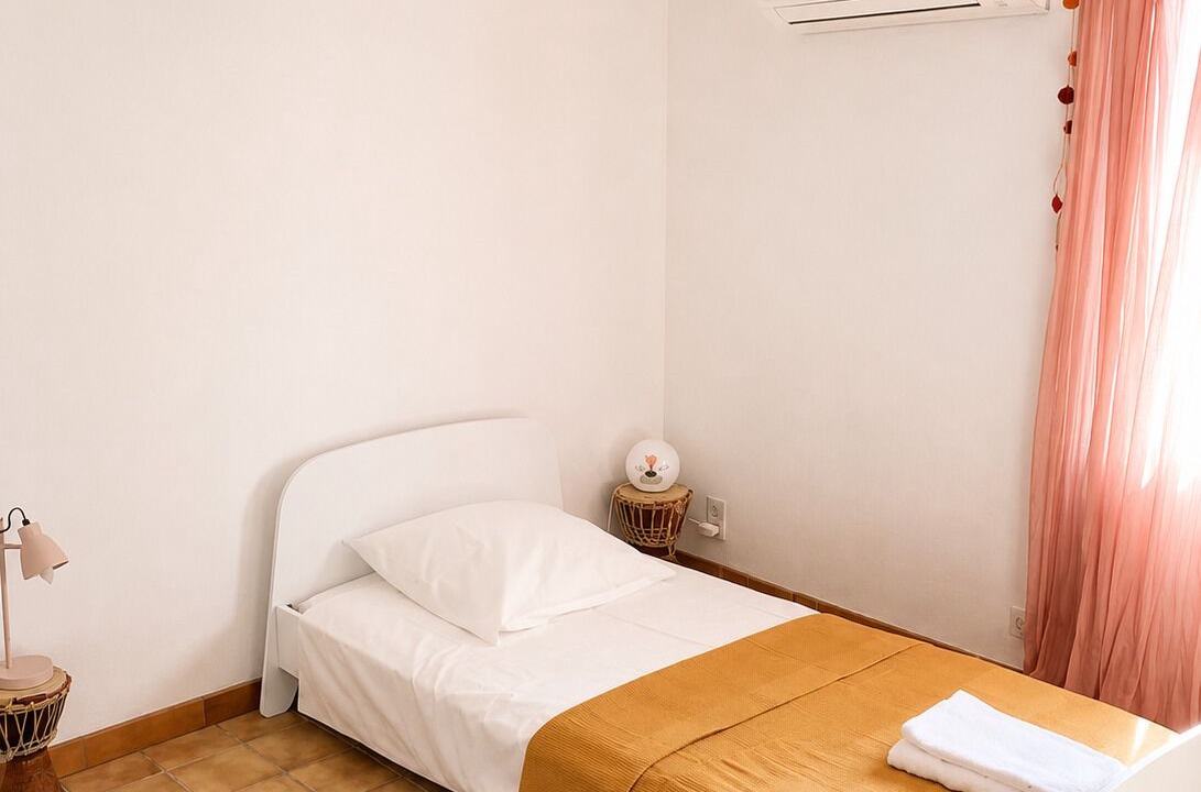 Photo of Bedroom in Saint-Jacques