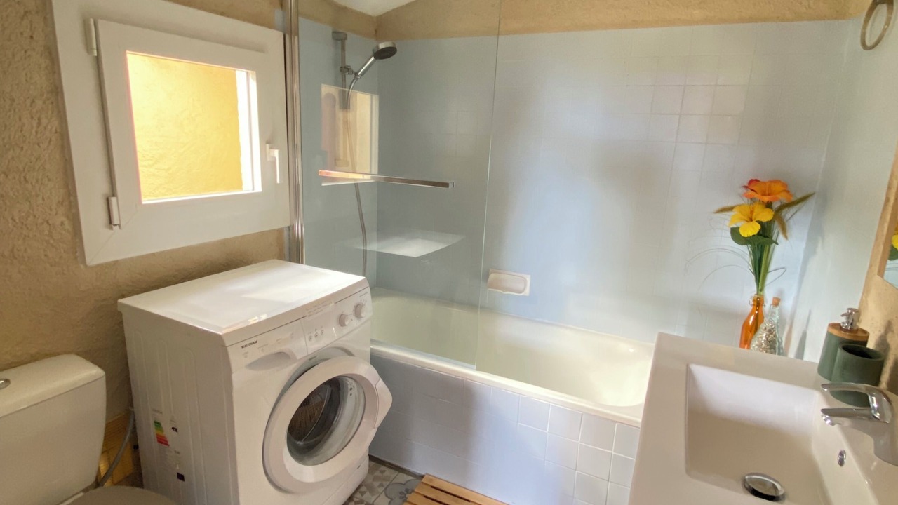 Photo of Bathroom in Fitou