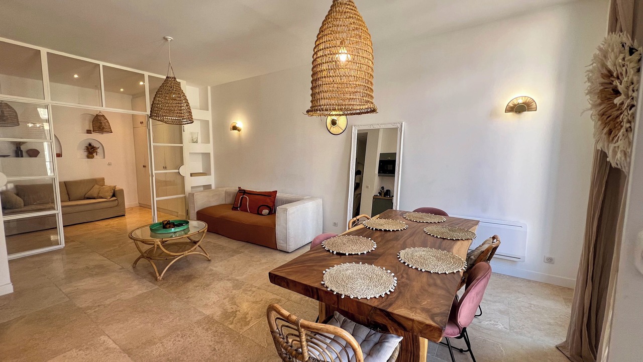 Photo of Livingroom in Saint-Lambert