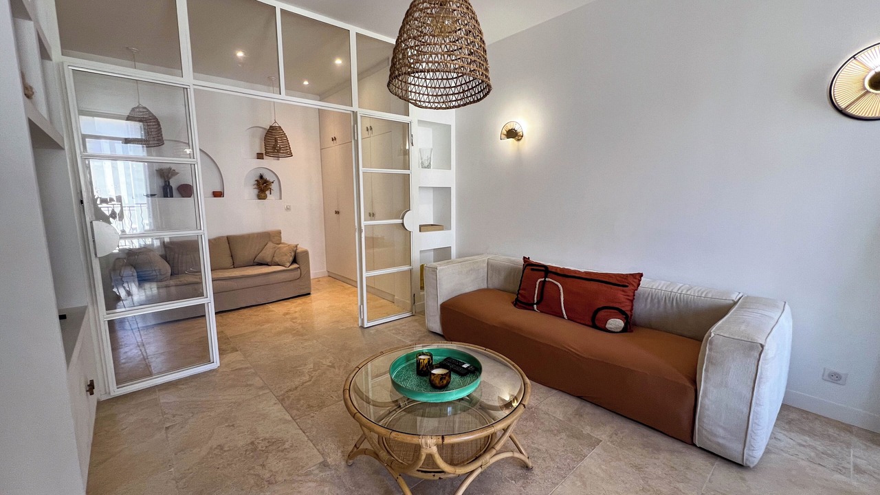 Photo of Livingroom in Saint-Lambert