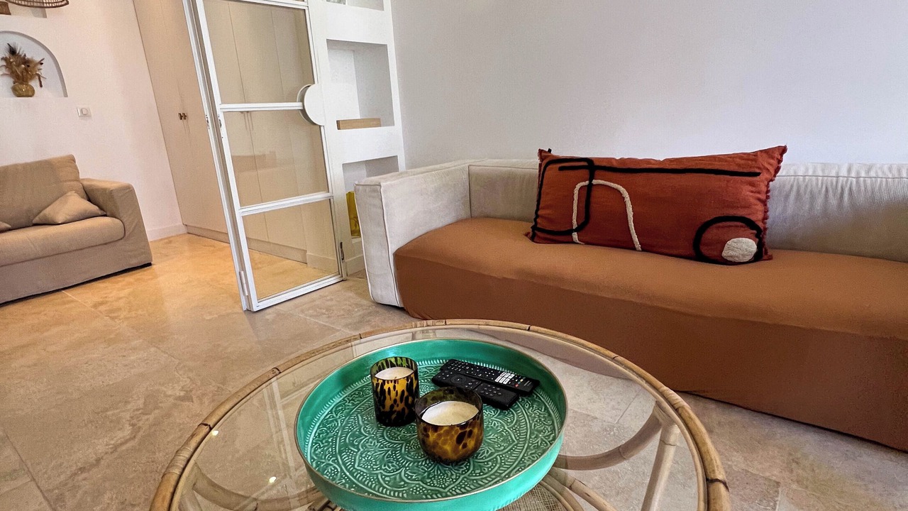 Photo of Livingroom in Saint-Lambert